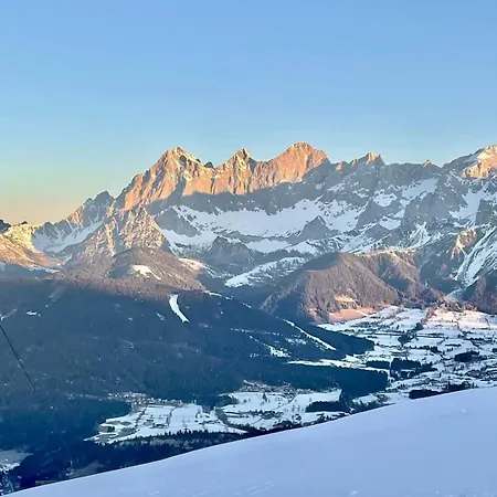Tritscher's Dachstein דירה *